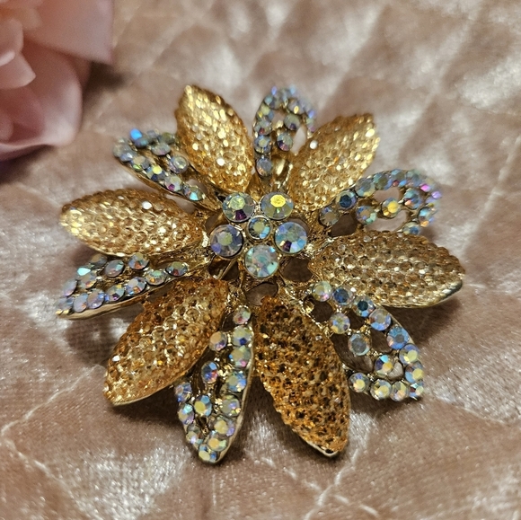 Flower Brooch Encrusted with Aurora Borealis and Brown Crystals - Picture 3 of 6